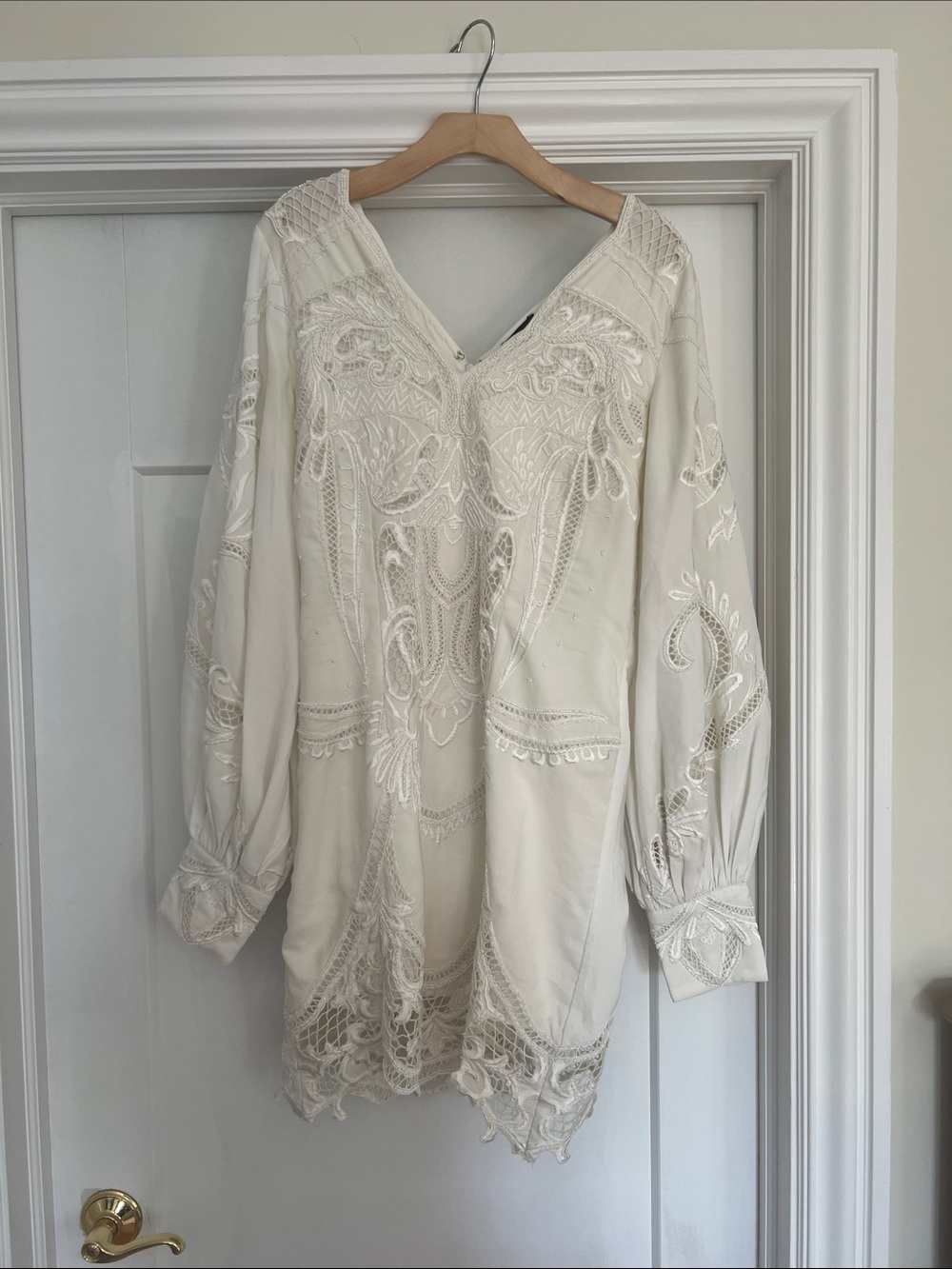 BRIDAL 
Karen Millen Ivory Embroidered Mini Dress